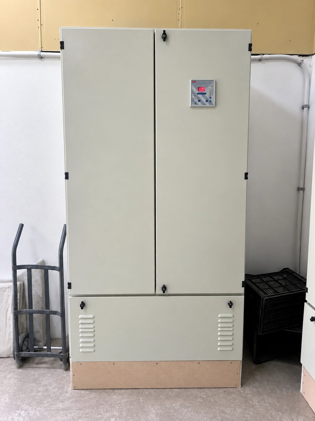 POWER FACTOR 300 KVAR